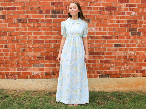 Vintage 1970s White / Green / Yellow Floral Print