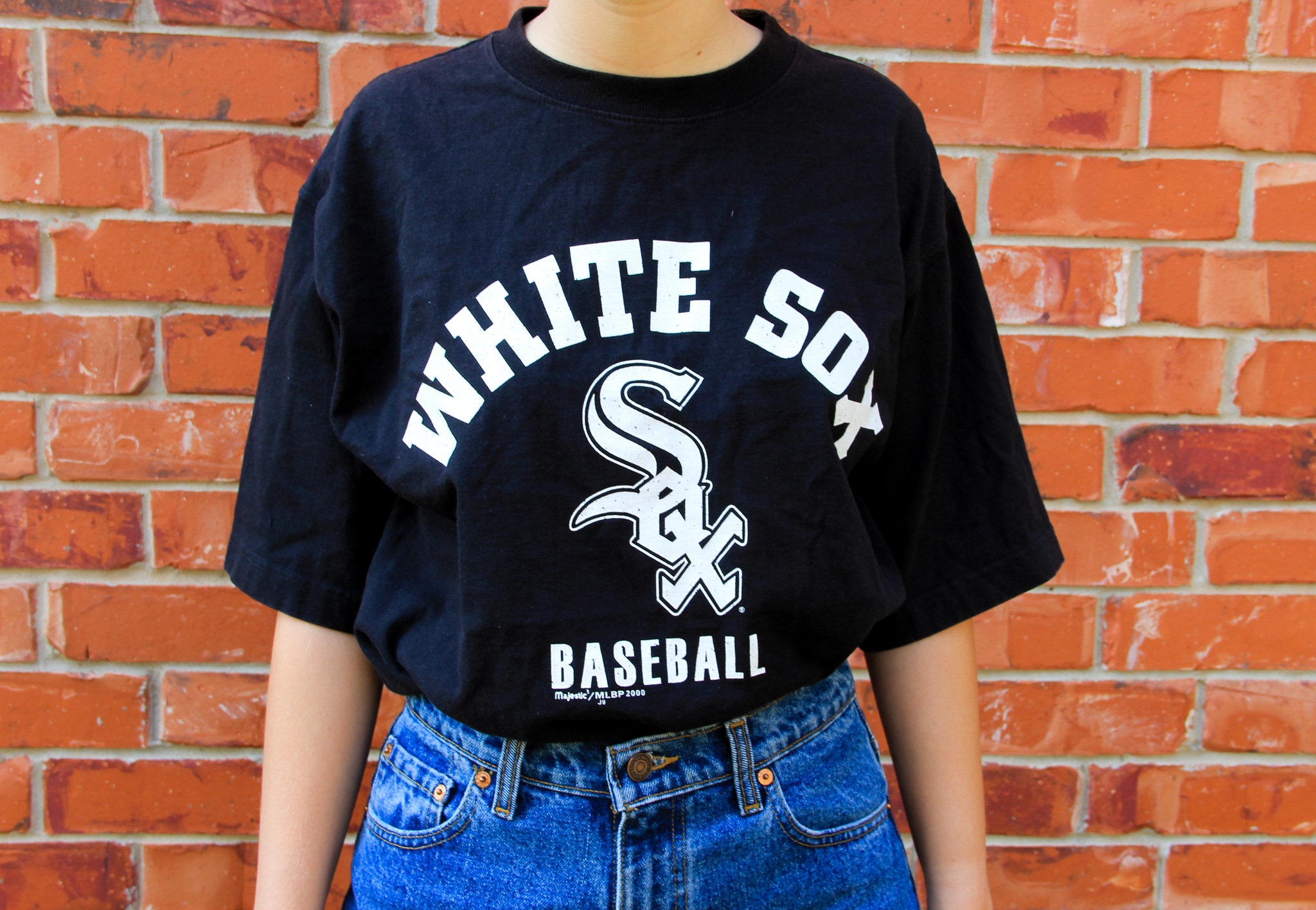 LovelandBoutique Vintage 2000 White Sox Baseball Short Sleeve Graphic T-Shirt Size Medium