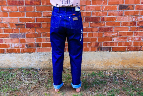 Vintage 1980s / 1990s Deadstock NWT Wrangler Dark Wash Denim High Rise Slim  Fit Jeans Size 31 Inch Waist 