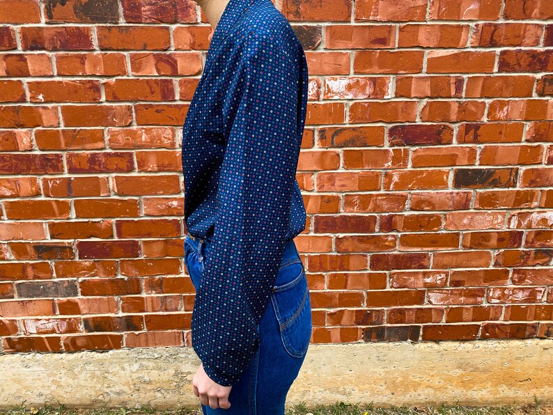 Vintage 1970s 1980s Lady Arrow Long Sleeve V-Neck Collared Button Up Blouse Size 14