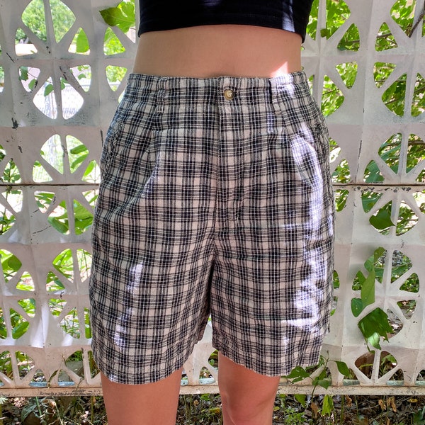 Vintage 1980s / 1990s White Stag Plaid Print High Rise Linen Blend Shorts Size 8 (28  Inch Waist)