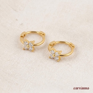 Pendientes de aro con forma de flor, conjunto de pendientes a juego, pendientes de circonita, piercing de cartílago, pendientes delicados
