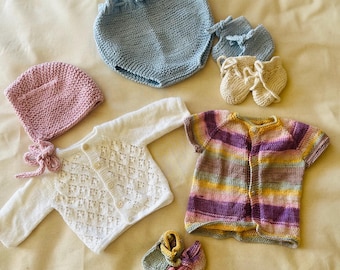 Conjuntos de bebe tejidos a mano