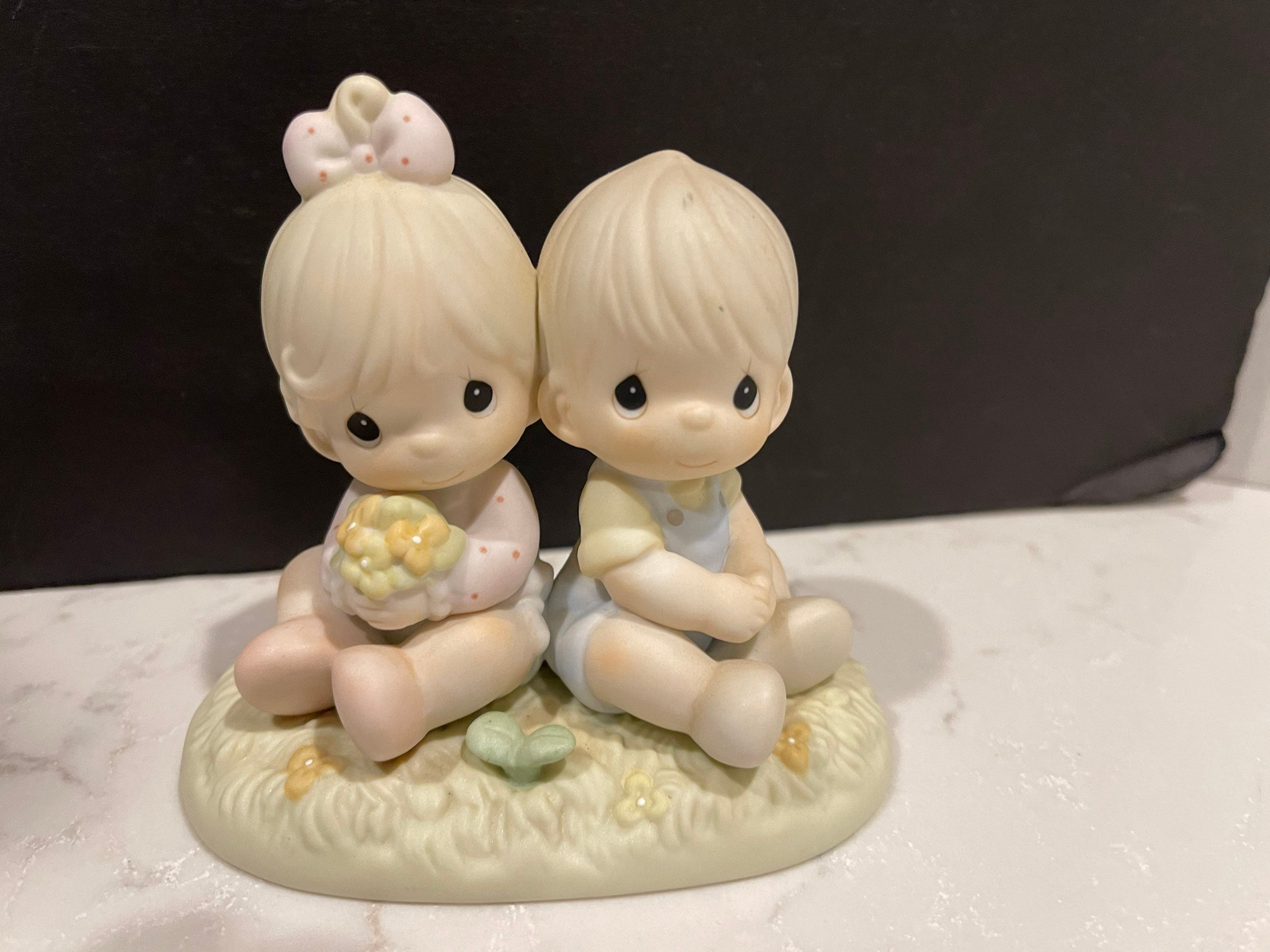 precious moments 置物　2個 precious moments 置物 2個 Precious Moments: Porcelain Gifts
