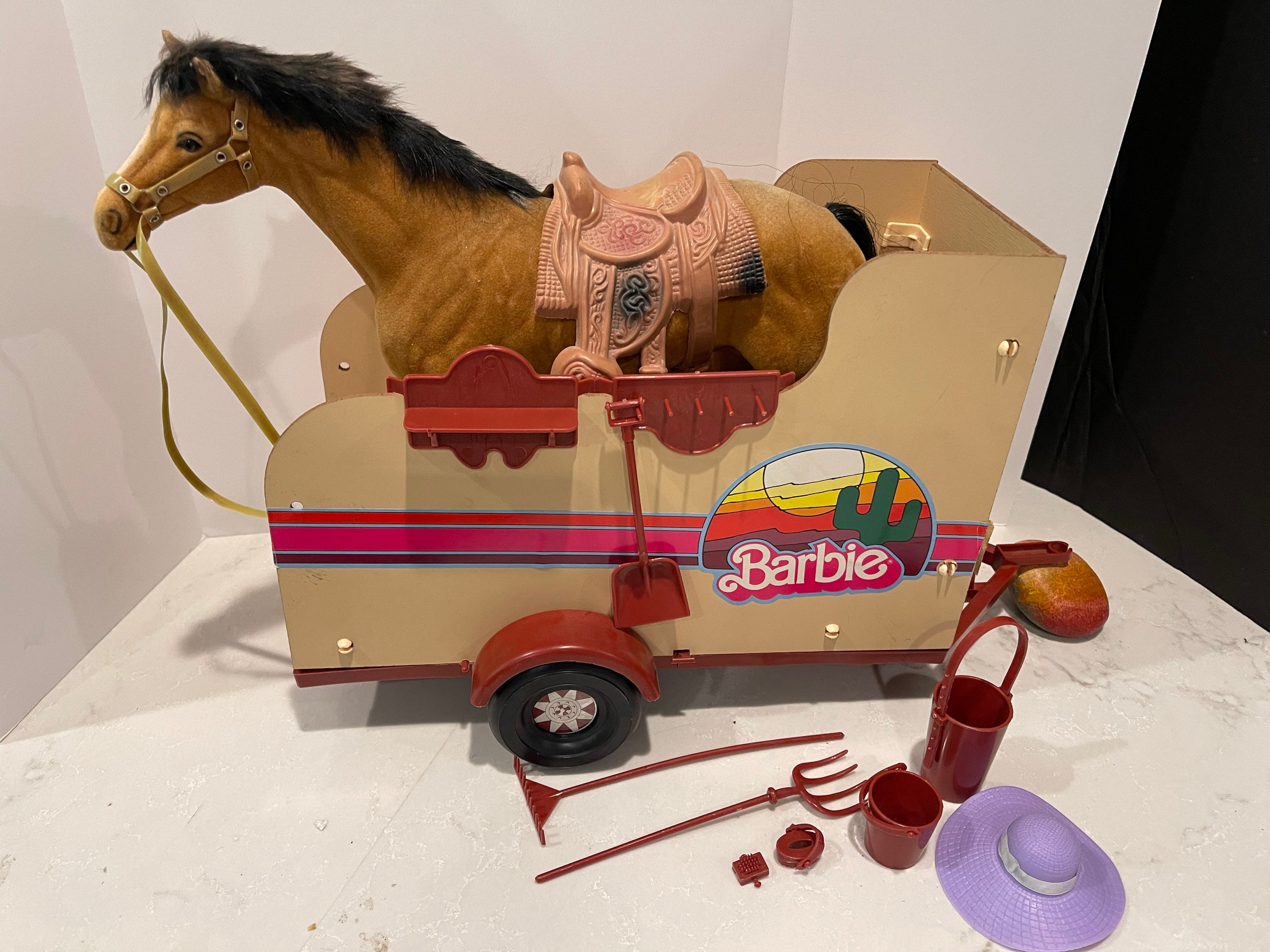 Competitivo Desventaja plátano Vintage 1970s barbie caballo remolque accesorios caballo - Etsy España Competitivo Desventaja plátano Vintage 1970s barbie caballo remolque accesorios caballo - Etsy España