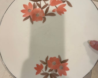 5 assiettes plates en porcelaine de Chine fleur de prunier, bords argentés de grande qualité