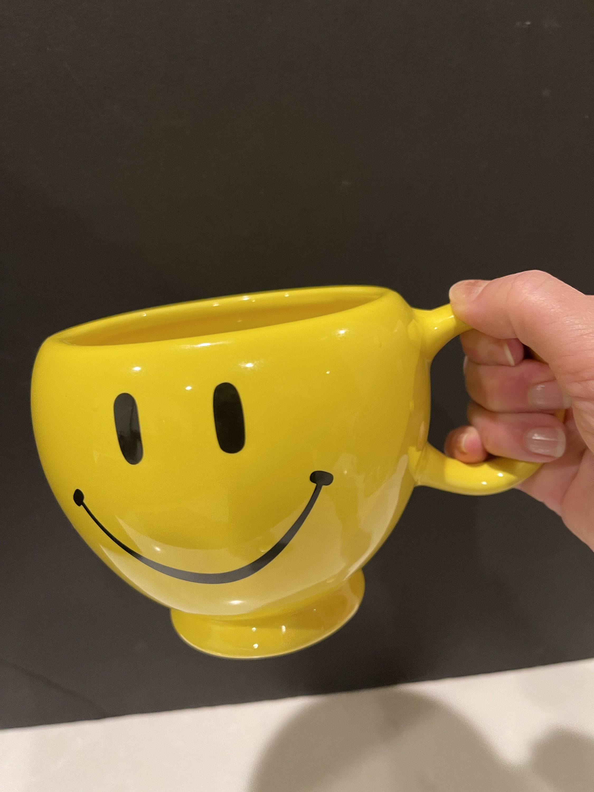 Vintage yellow large smiley face mug large pottery for tea and coffee