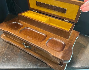 Boîte à bijoux de bureau en bois vintage, organisateur de changement avec tiroir, homme en cuir de Londres du milieu du siècle