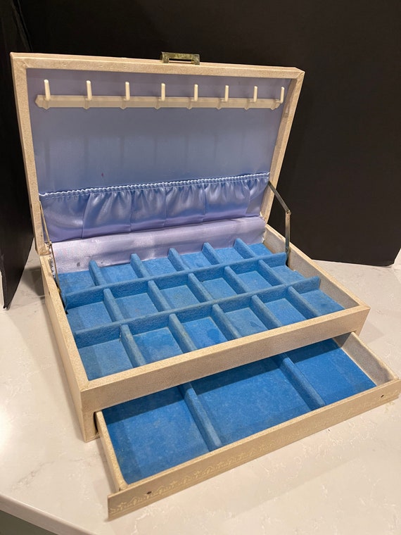 Cream Jewelry Box From the 50s Vintage Charm Blue Velvet Etsy