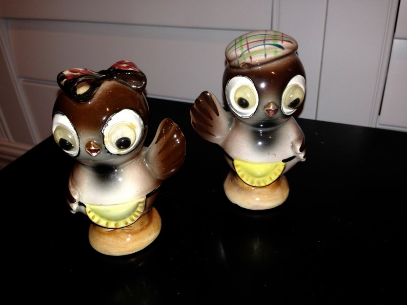 Adorable owl Googly eye Set of Salt and pepper shakers japan image 3