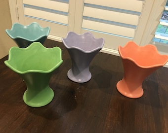 Small Scalloped edge VASE ceramic 5”