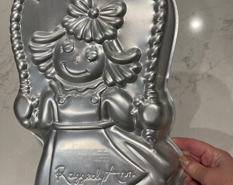 Vintage Wilton 1980s Happy Birthday Raggedy Ann jump roping Cake Pan  Retired