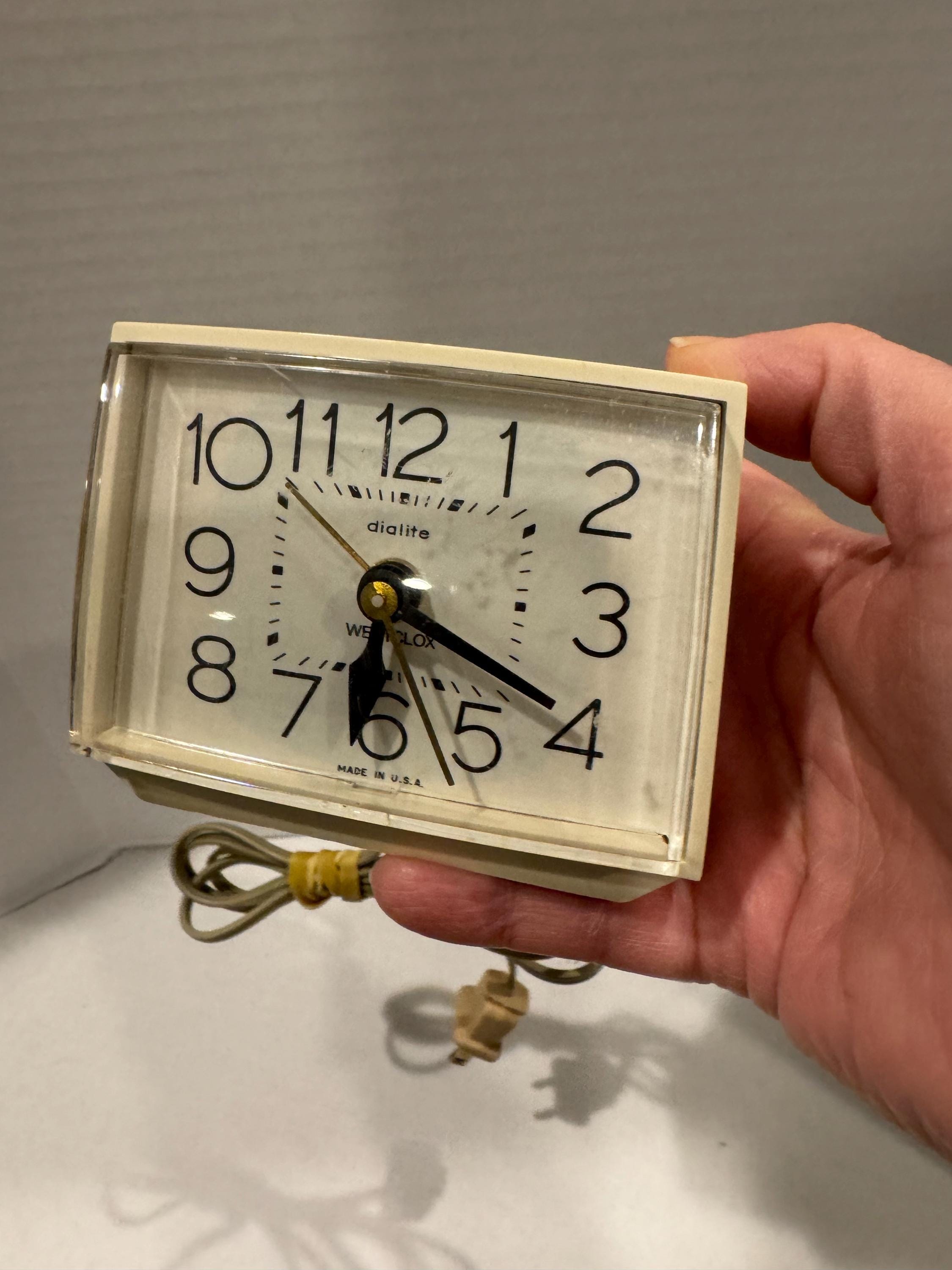 アメリカ製 50's？ WESTCLOX electric ヴィンテージ 時計 Vintage Westclox Dialite Electric Alarm Clock - USA Made - Etsy