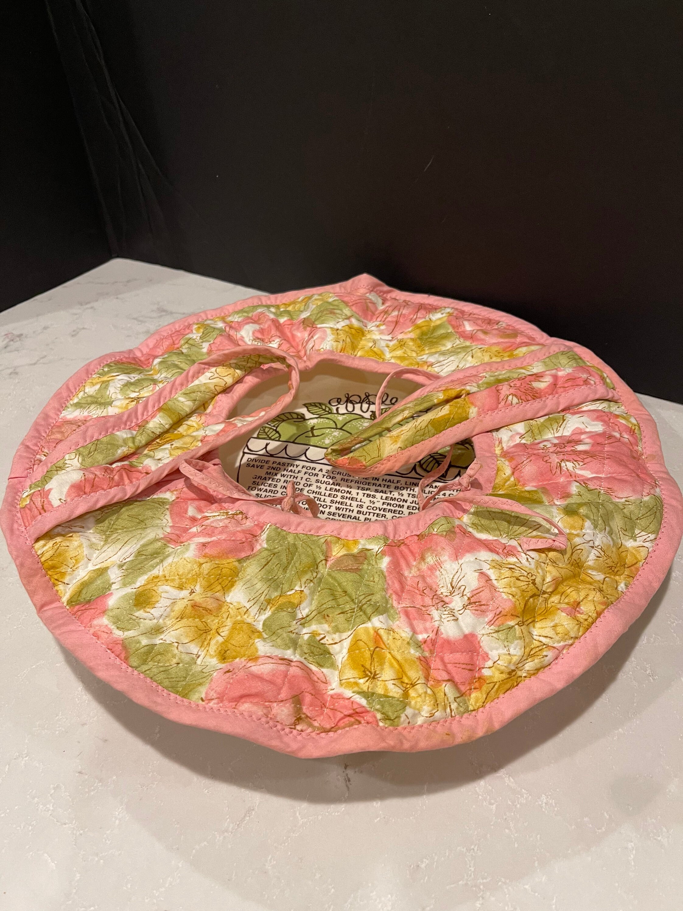Vintage Pie Cozy Casserole Tote mid century pink floral