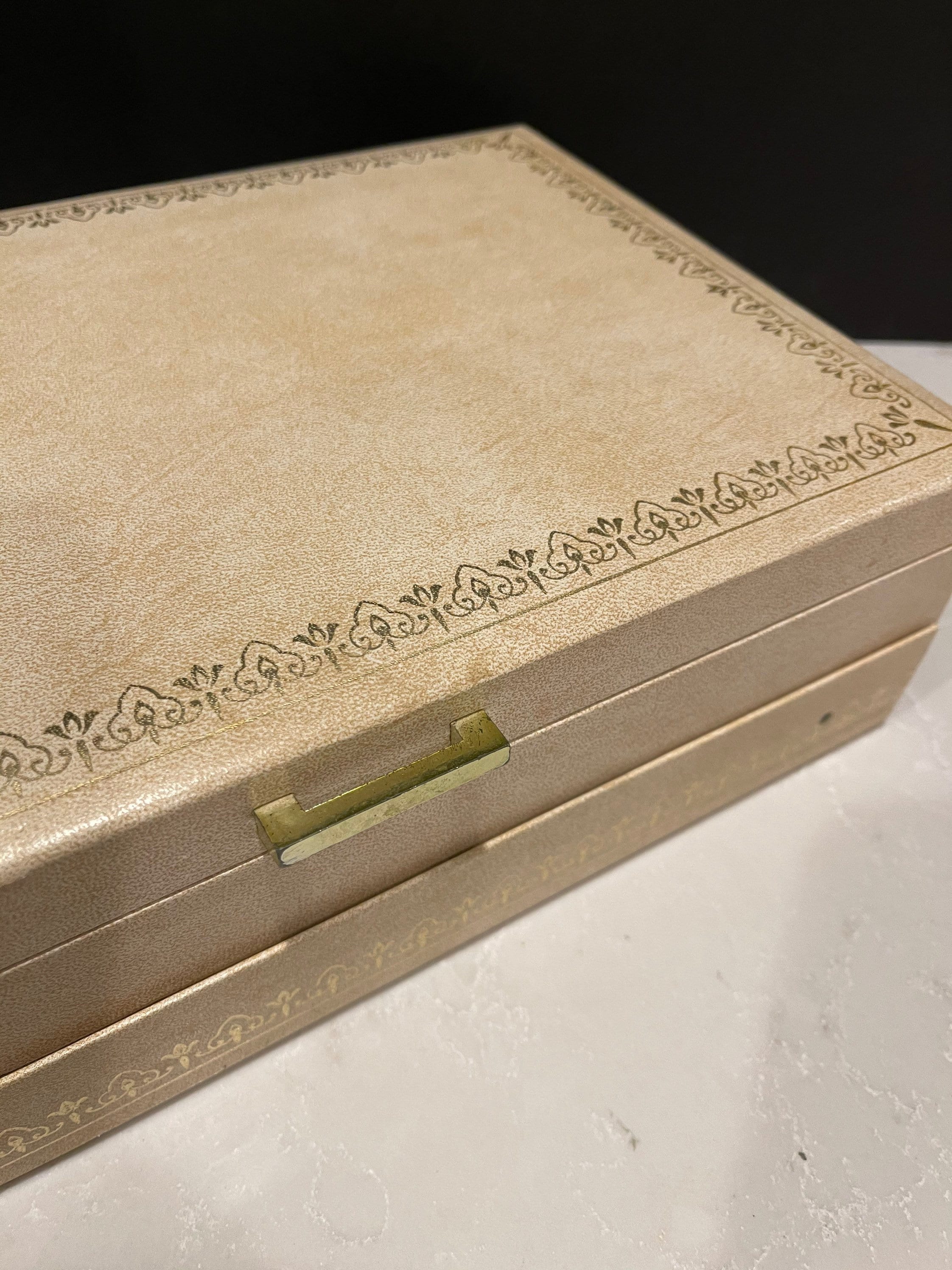 Cream Jewelry Box From the 50s Vintage Charm Blue Velvet Etsy