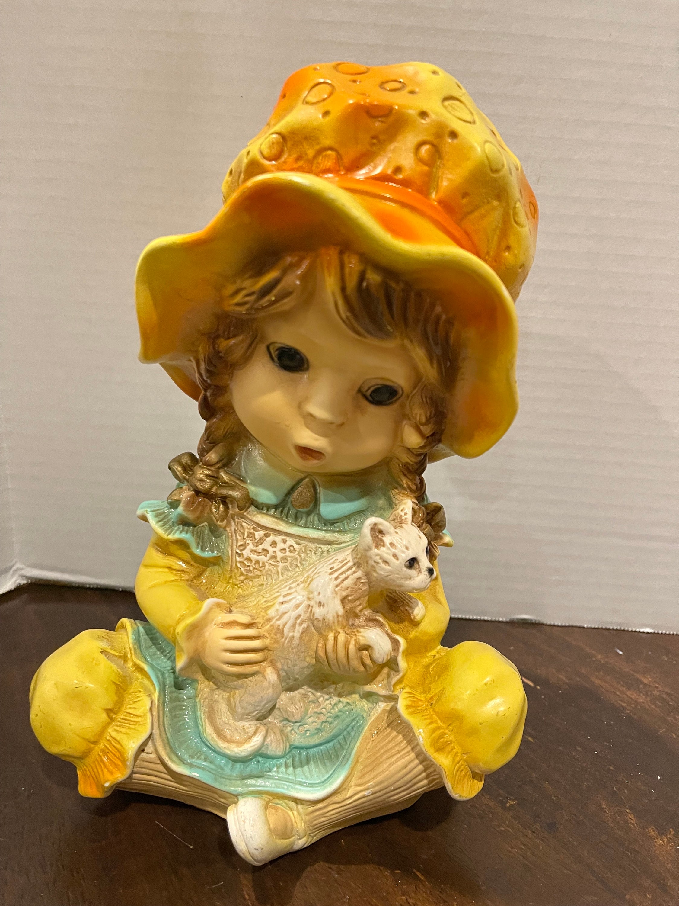 Vintage 1974 Universal Statuary -girl With Cat Chalkware Funky Fun