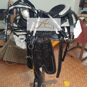 Silla de montar de cuero repujado para exhibiciones occidentales, cuero para arneses, tallas 15-17"
