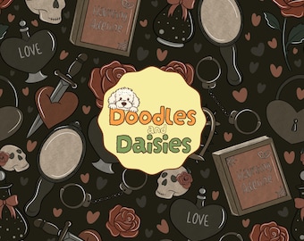 Puede incluir: Un patrón oscuro con calaveras con rosas, libros titulados Haunting Adeline, botellas en forma de corazón con la etiqueta Love, espejos de mano, dagas en corazones y esposas. Una etiqueta amarilla central muestra un perro blanco y Doodles and Daisies.
