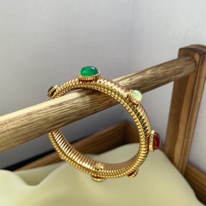 Guldfärgad Tubogas-armring | Boho-manschett med flera stenar