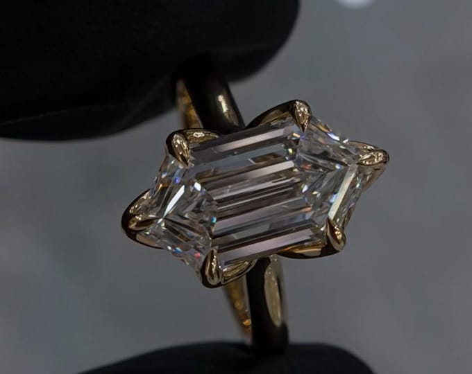 Vintage Bridal Engraved Handmade Art Deco Ring 2.5Ct Hexagon Cut Moissanite Engagement Ring Solitaire Ring 14K Gold Wedding Ring