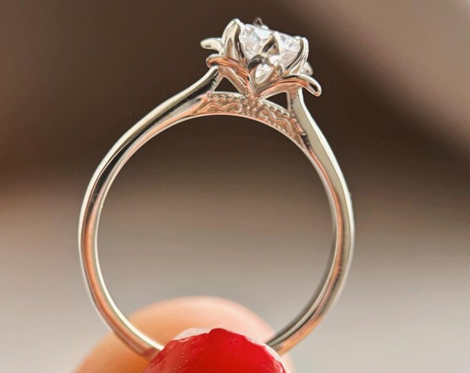 Celestial Star Diamond Ring, Unique Engagement Ring, Dainty Minimal Solitaire