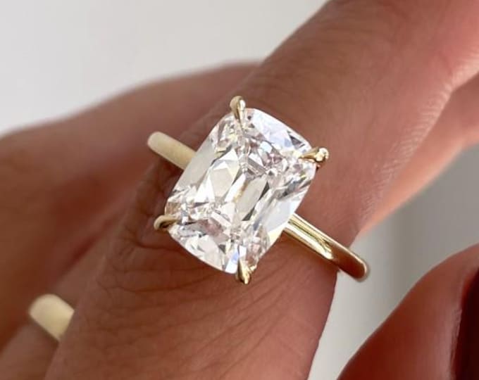 5CT Old Mine Cushion Cut Moissanite Engagement Ring Tulip Setting Two Diamond Leaf Designer Ring Solitaire Diamond Wedding Ring for Women