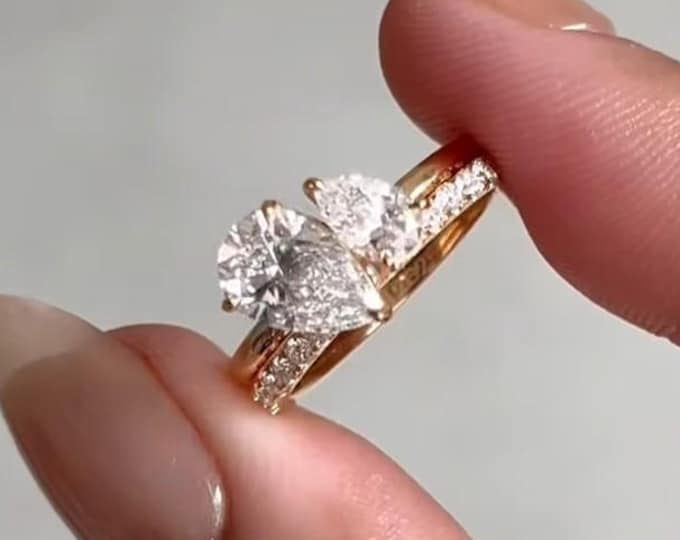 Toi et Moi Pear Cut Moissanite Diamond Engagement Ring Set Two Stone Ring Set 14K Solid Gold Bridal Wedding Ring Set Anniversary Gift