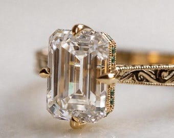 Anillo de compromiso de 3 quilates con diamantes cultivados en laboratorio de talla esmeralda / Banda de oro de 14 k con filigrana vintage / Halo de esmeralda oculto / Novia art déco / Certificación IGI