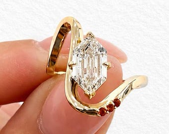 Verlobungsring mit sechseckig geschliffenem, im Labor gezüchtetem Diamanten, 14 Karat Massivgold, Bypass-Ring, moderner offener Solitärring, geometrischer Brautring, Geschenk für Sie