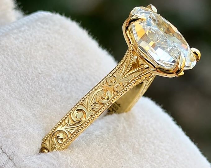 2.5CT Crushed Ice Oval Moissanite Engagement Ring, Vintage Milgrain Filigree Ring, Engraved Art Deco Split Shank Handcrafted 14K Gold Ring