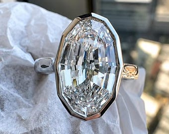 Verlobungsring mit ovalem, im Labor gezüchtetem Diamanten im Polygon-Stufenschliff (3,5 ct) im schwebenden Solitär-Fassung-Design aus 14-karätigem Weißgold – ein individuelles Geschenk für Sie