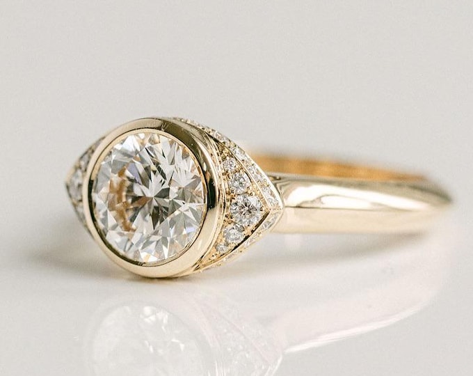 Vintage Halo Round Brilliant Bezel Set Lab Grown Diamond Engagement Ring Knife Edge Gold Ring Art Deco Wedding Ring Unique Anniversary Gift