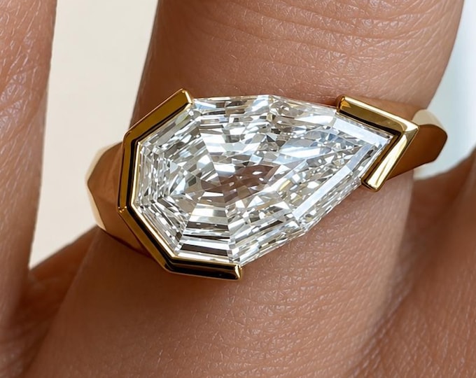 3.5CT Pear Cut Step Cut Moissanite Engagement Ring, Unique Gold Statement Ring, Modern Cocktail Ring, Contemporary Bridal Ring