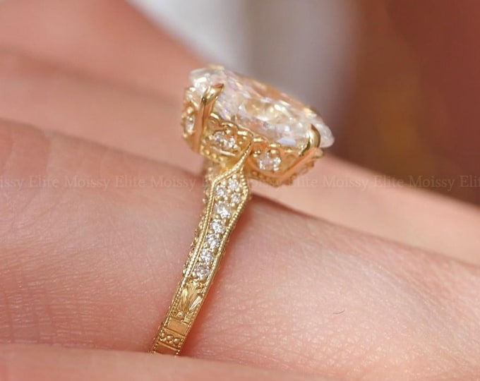 Vintage Style Oval Diamond Engagement Ring 14K Yellow Gold Pavé Band Oval Solitaire Ring Bridal Ring Gift Wedding Ring Promise Ring for Her