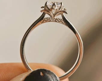 Anillo de diamantes Estrella Celestial, anillo de compromiso único, solitario minimalista y delicado.