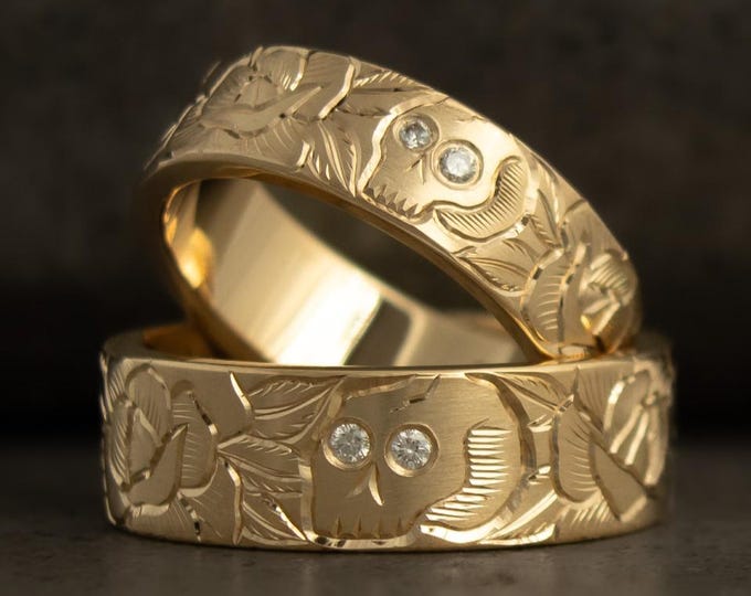 Hand Engraved Hawaiian Floral Wedding Band, 18K Solid Gold Diamond Accent Ring, Matching Wedding Band, Matching His and Hers Band