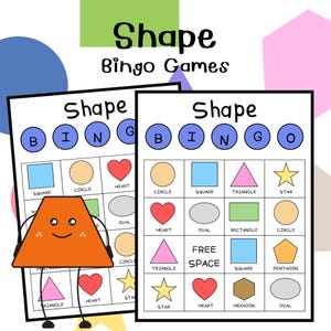 Może przedstawiać: Dwie karty do gry Shape Bingo z siatką kolorowych kształtów geometrycznych, w tym kwadratów, kół, serc, trójkątów, gwiazd, owali, prostokątów i sześciokątów. Z przodu znajduje się pomarańczowa postać trapezu z uśmiechniętą buzią.