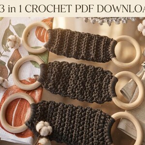 Puede incluir: Tres correas de ganchillo de color marrón oscuro, cada una con un anillo de madera de color claro y superficie lisa unido a ambos extremos. El texto 3 in 1 CROCHET PDF DOWNLOAD aparece en la parte superior de la imagen.