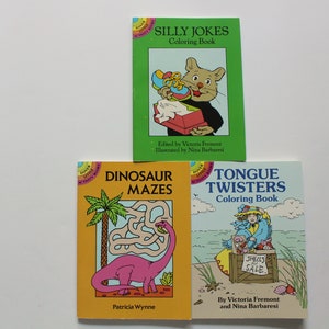 Juego vintage de trabalenguas, chistes tontos, laberintos de dinosaurios Libros de actividades de la década de 1990