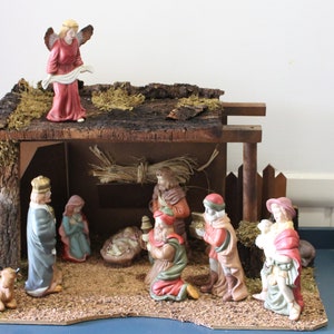 Vintage Wooden 12 Piece Nativity Scene Set With Porcelain Figures 1980s