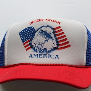 Sombrero de camionero ajustable Vintage Desert Storm rojo blanco azul águila 1990