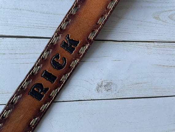 Vintage Rick Tooled Leaf And Acorn Pattern Leathe… - image 2