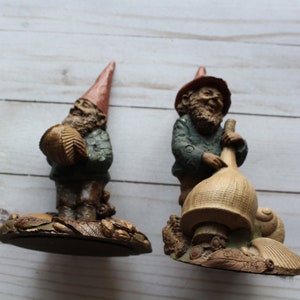 Vintage Pair of Tom Clark Shell Instrument Playing Gnome Statues Johann and Giovanni 1980s