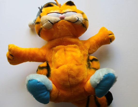 garfield stuffed animal 1981
