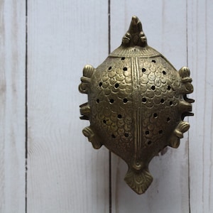 Vintage Footed Brass Softshell Turtle Trinket Box - Cenicero 1960s