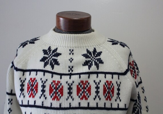 Vintage JcPenney Snowflake Patterned Acrylic Swea… - image 3