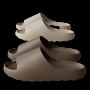 light tan yeezy slides