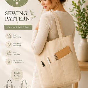 Puede incluir: Un bolso tote de lona beige con un bolsillo frontal, que contiene un cuaderno y bolígrafos. La imagen incluye el texto "70% DE DESCUENTO", "PATRÓN DE COSTURA" y "BOLSO TOTE DE LONA". El texto también dice "PATRÓN PDF", "PARA PRINCIPIANTES", "FÁCIL DE COSER" y "PRÁCTICO Y COTIDIANO".
