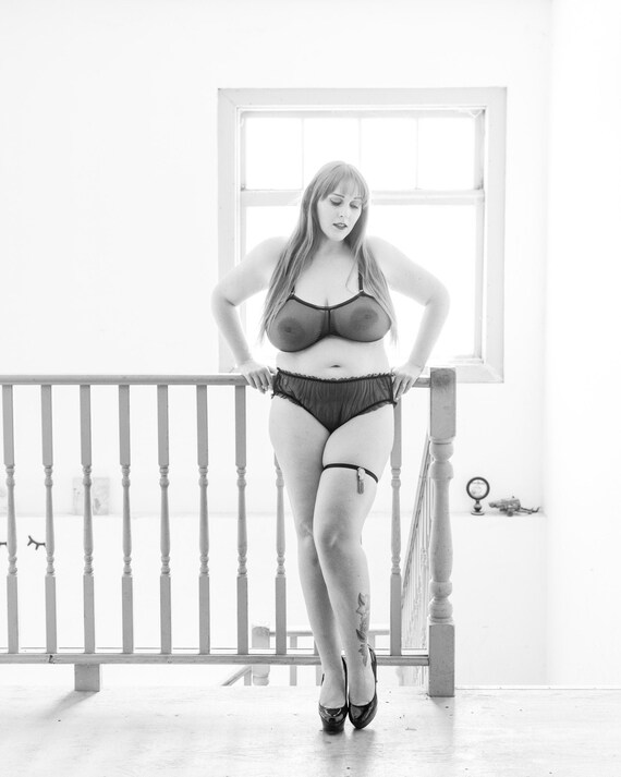 Makeout shorts curvy bondage