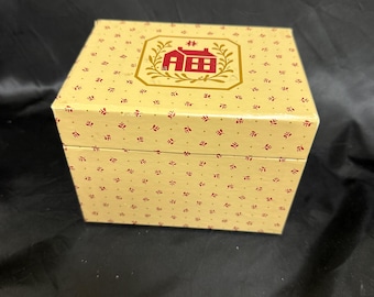 Vintage 1982 Avon Country Christmas Recipe Box – Retro Farmhouse Kitchen Organizer